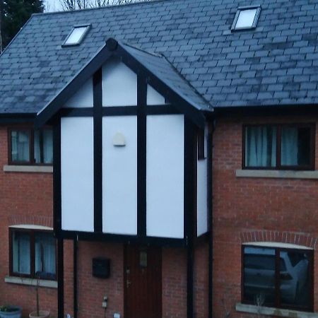 Appartement Dobcross Close à Manchester Extérieur photo