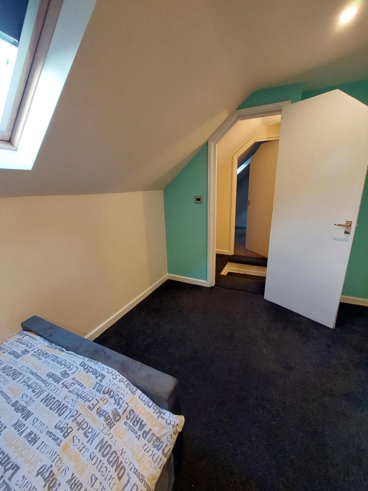 Appartement Dobcross Close à Manchester Extérieur photo